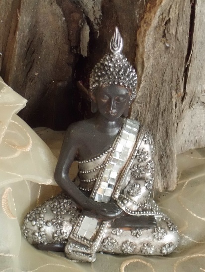 Kleiner Thai Buddha - zum Schlieen ins Bild klicken